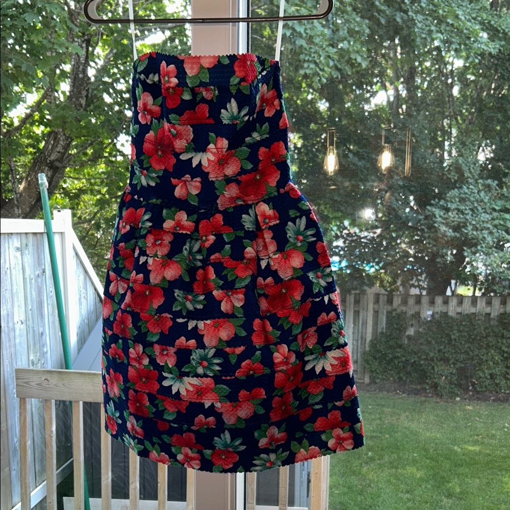 Buttons Strapless Floral Mini Dress - Navy and Pink